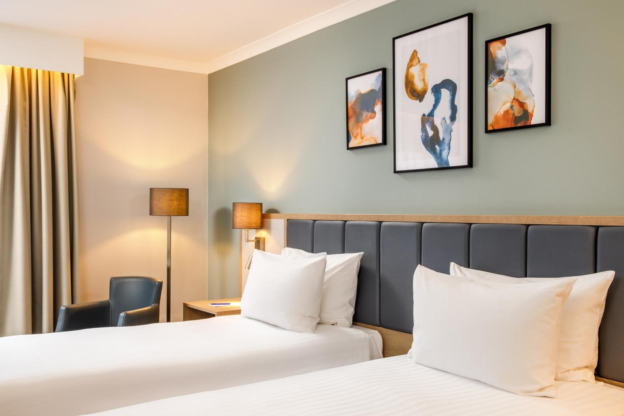 Twin Room,1623647805:JPEG